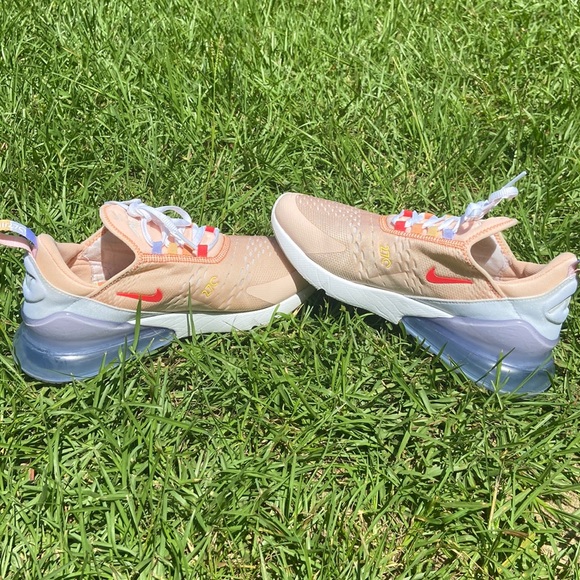 Nike Shoes - Air max 270 ‘washed coral’